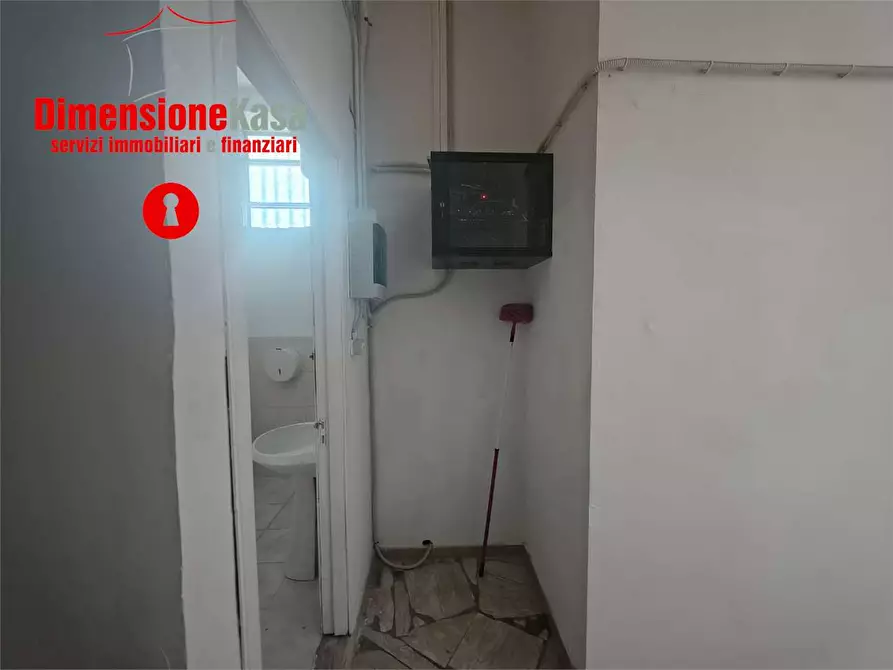Immagine 13 di Ufficio in affitto  in Via Napoli a San Felice A Cancello
