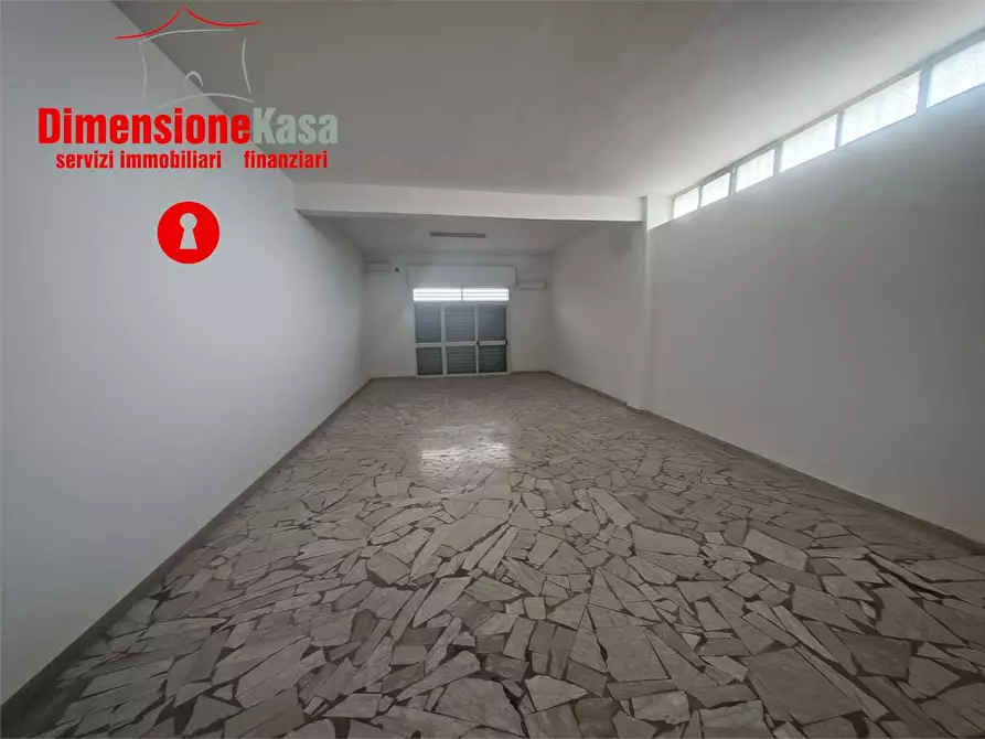 Immagine 11 di Ufficio in affitto  in Via Napoli a San Felice A Cancello