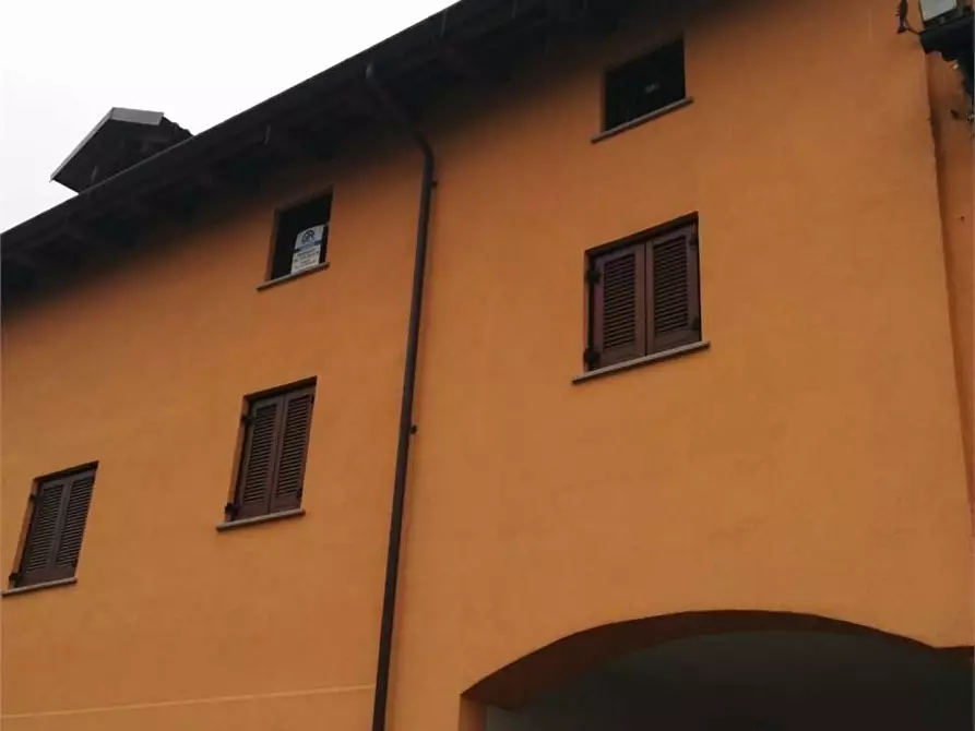 Immagine 2 di Trilocale in vendita  in VIA CARDUCCI 15 a Roletto