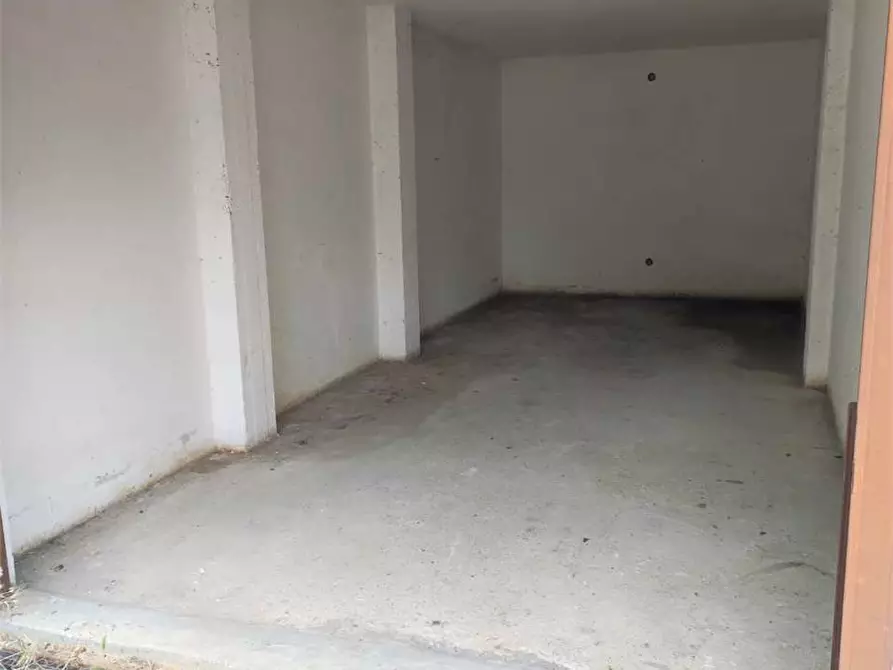 Immagine 2 di Garage in vendita  in Via de Gregorio di Sant' Elia 8 a Bricherasio