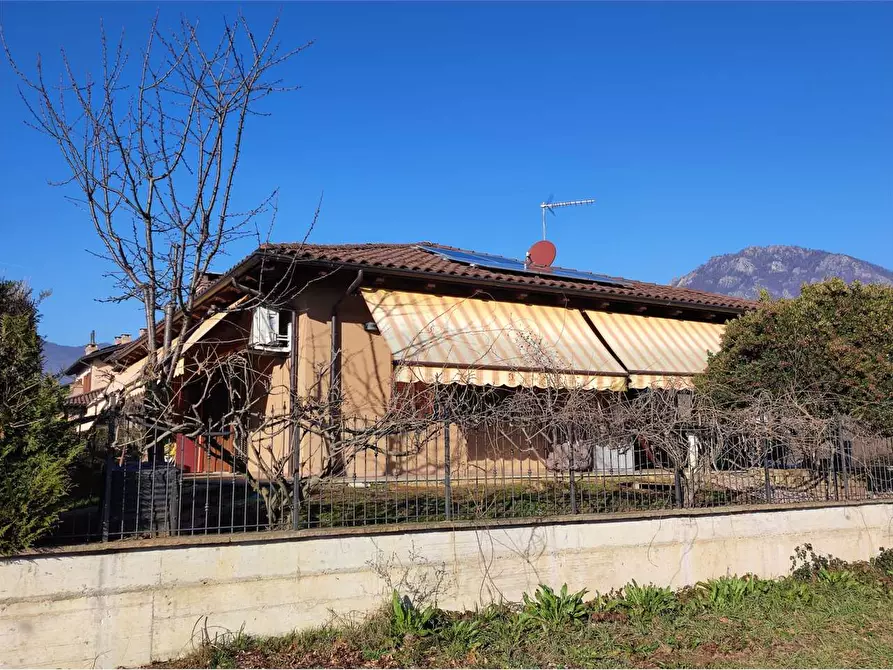 Immagine 1 di Villa in vendita  in via Don Asvisio 10 a Frossasco
