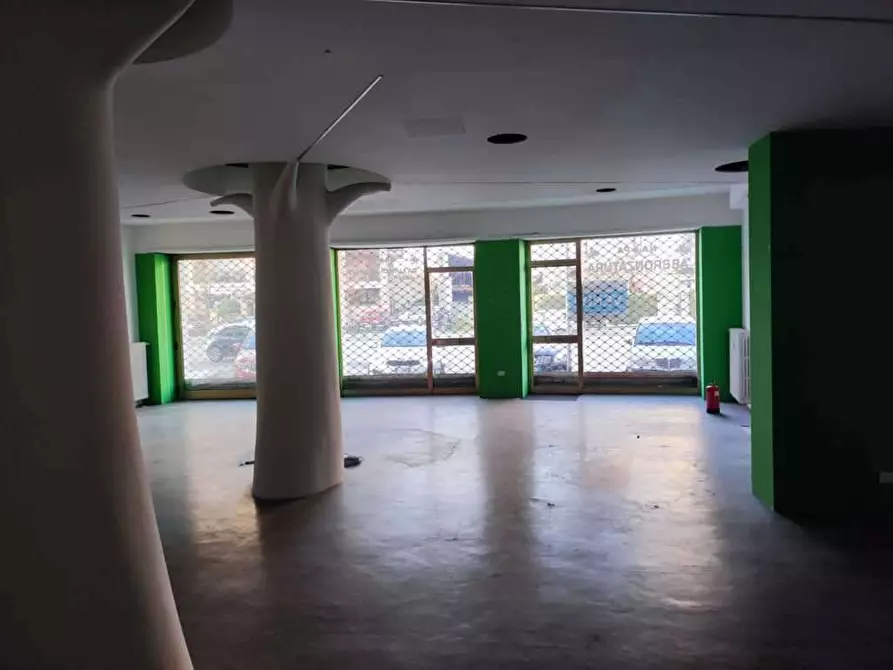 Immagine 8 di Negozio in vendita  in corso Torino 234 a Pinerolo