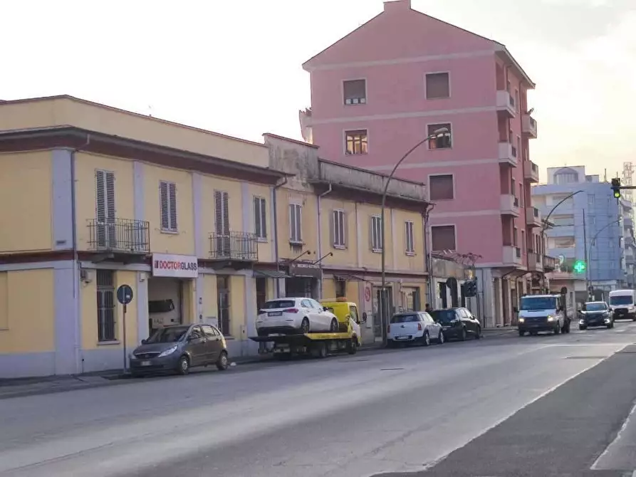 Immagine 27 di Negozio in vendita  in corso Torino 234 a Pinerolo
