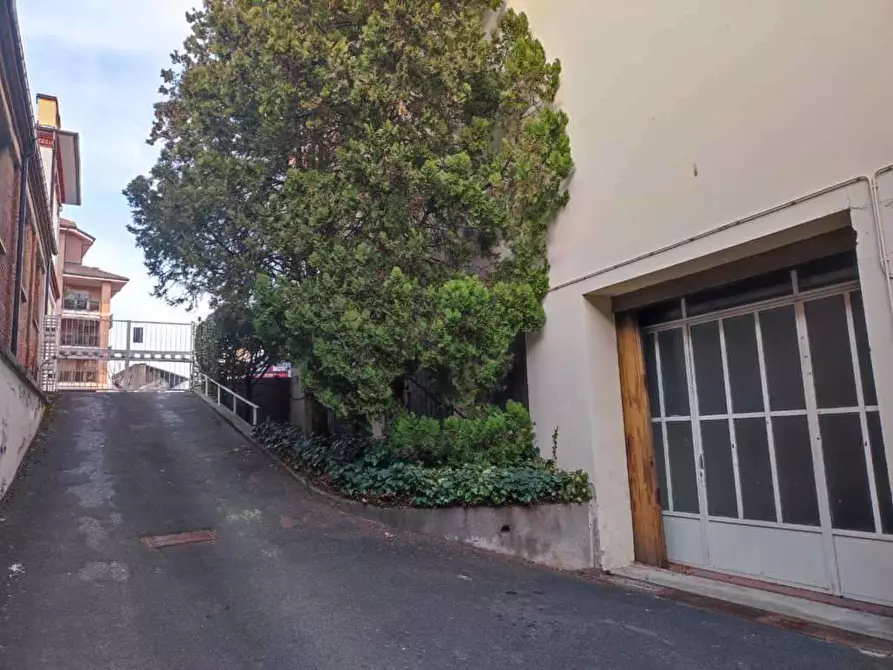 Immagine 33 di Negozio in vendita  in corso Torino 234 a Pinerolo