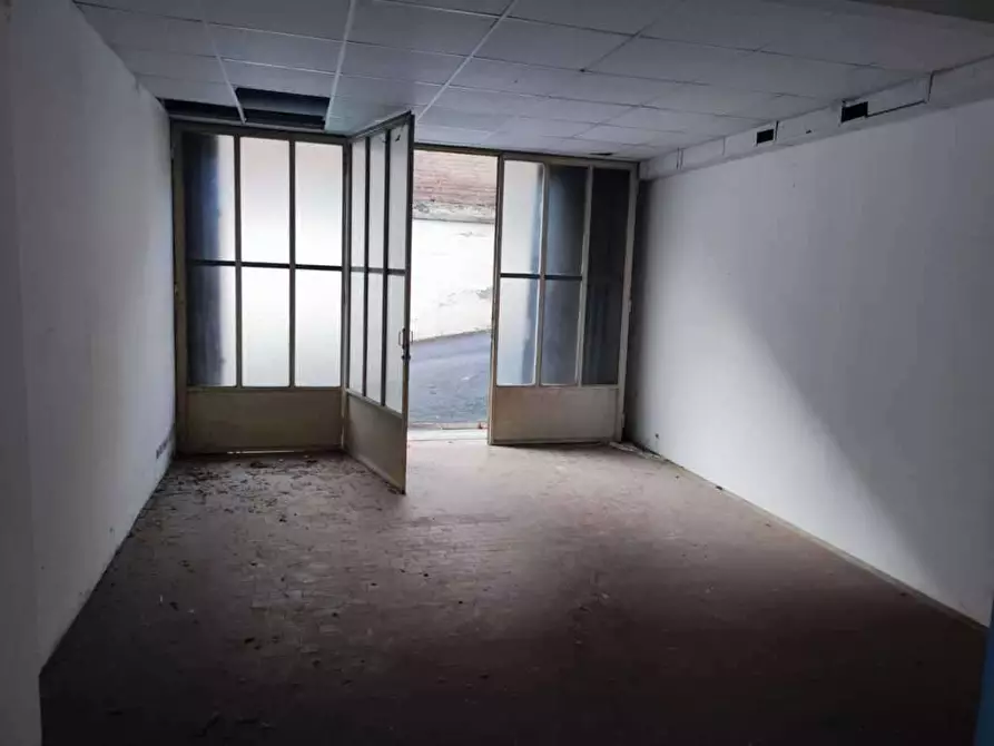 Immagine 33 di Negozio in vendita  in corso Torino 234 a Pinerolo