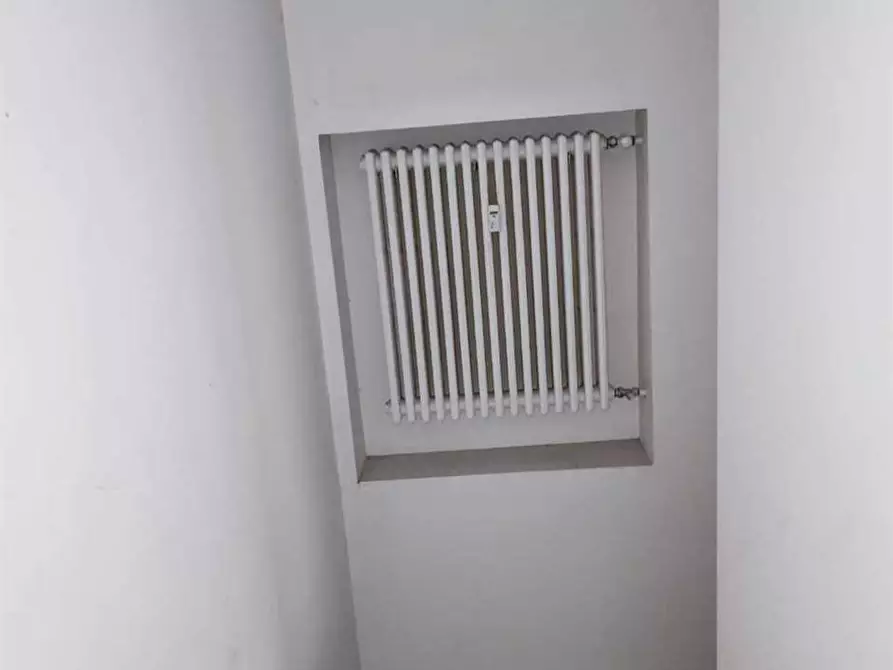 Immagine 43 di Negozio in vendita  in corso Torino 234 a Pinerolo