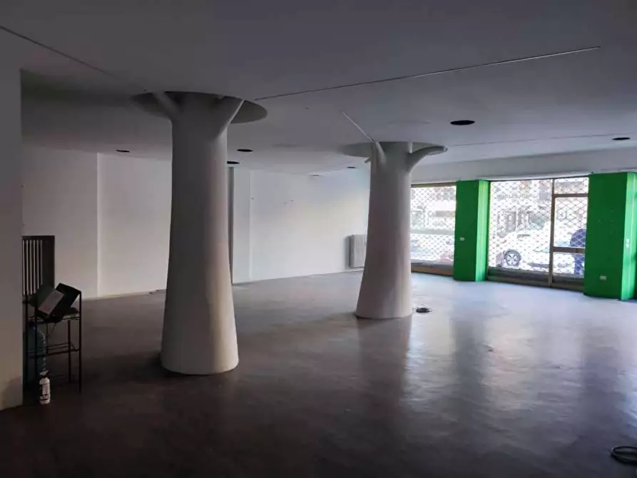 Immagine 6 di Negozio in vendita  in corso Torino 234 a Pinerolo