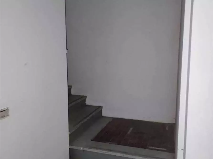 Immagine 25 di Negozio in vendita  in corso Torino 234 a Pinerolo