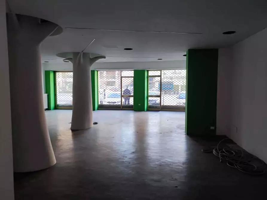 Immagine 13 di Negozio in vendita  in corso Torino 234 a Pinerolo