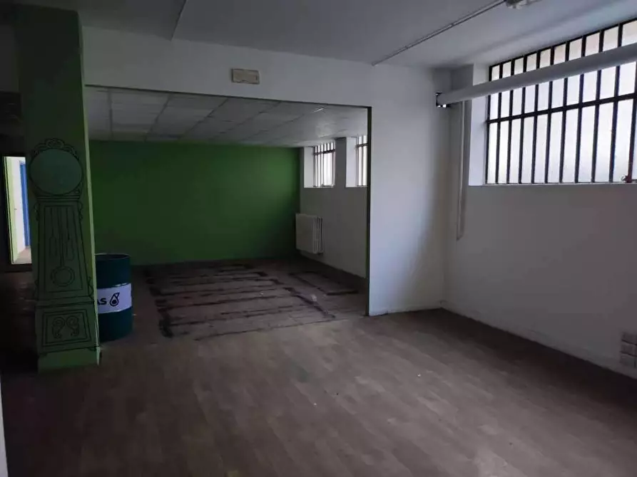 Immagine 48 di Negozio in vendita  in corso Torino 234 a Pinerolo