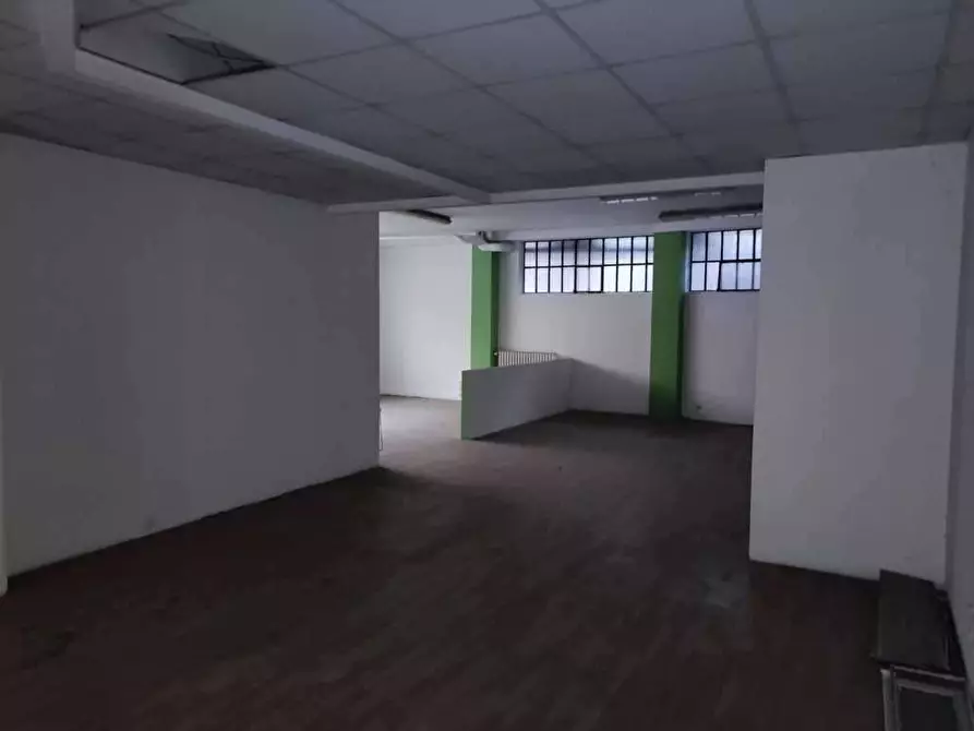 Immagine 58 di Negozio in vendita  in corso Torino 234 a Pinerolo