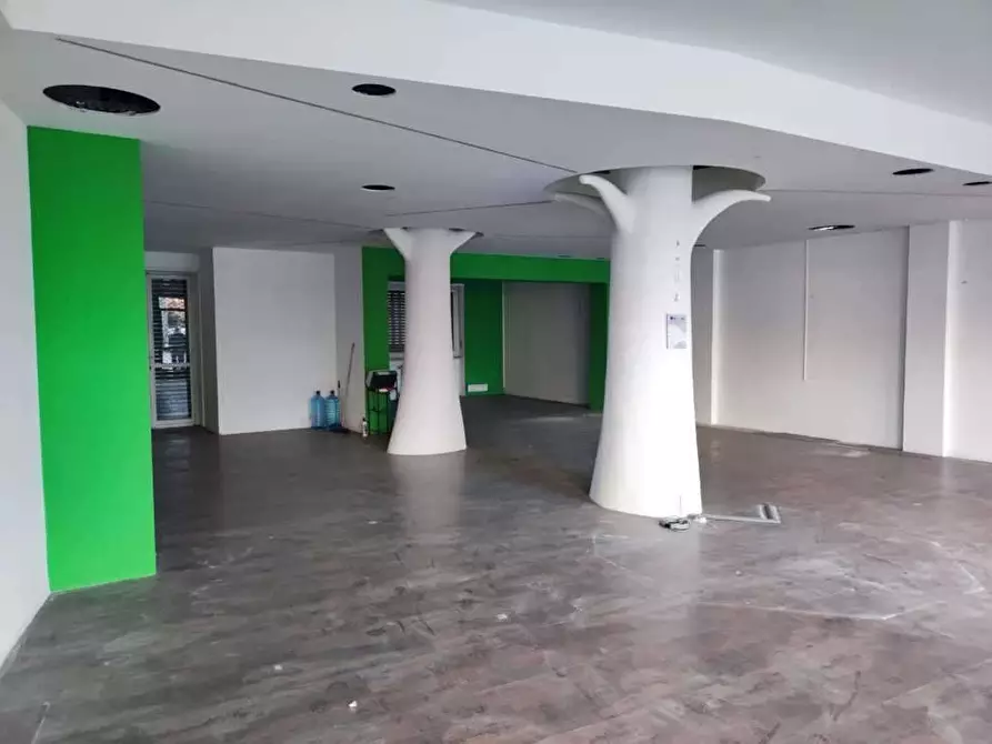 Immagine 4 di Negozio in vendita  in corso Torino 234 a Pinerolo