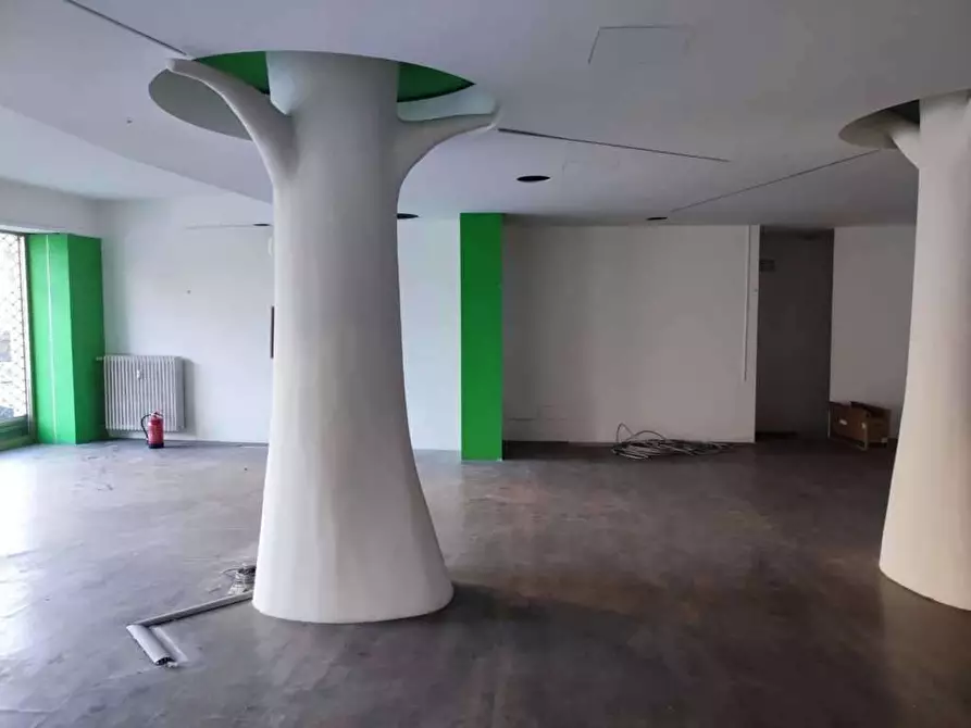 Immagine 62 di Negozio in vendita  in corso Torino 234 a Pinerolo