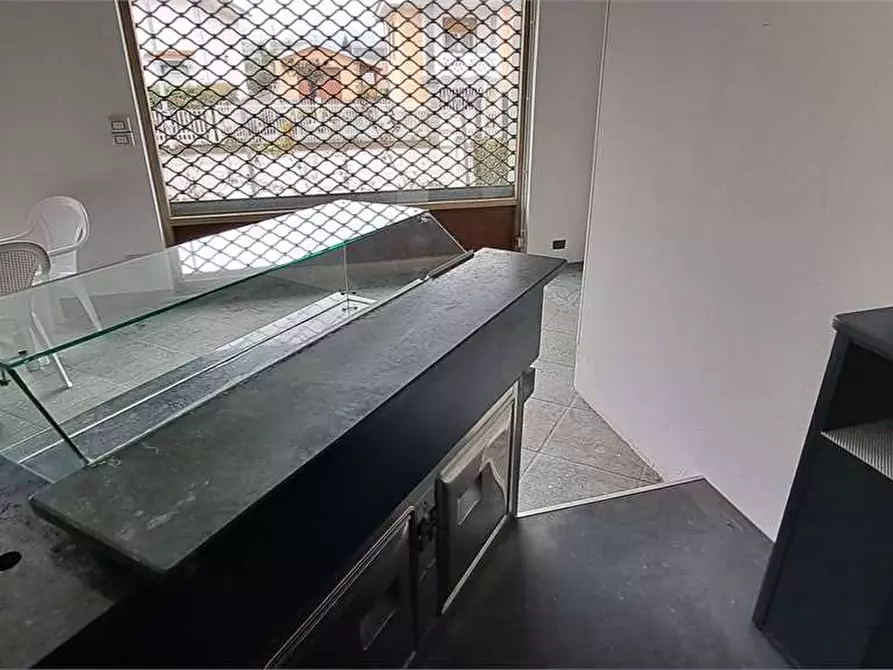 Immagine 19 di Negozio in vendita  in via Umberto I 133 a Piscina