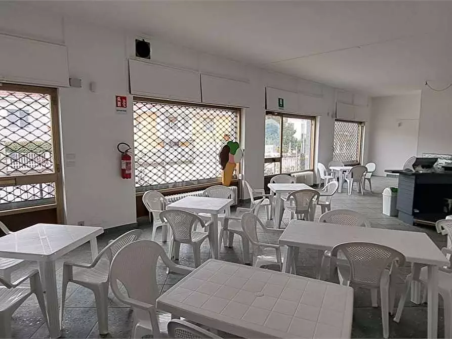 Immagine 11 di Negozio in vendita  in via Umberto I 133 a Piscina