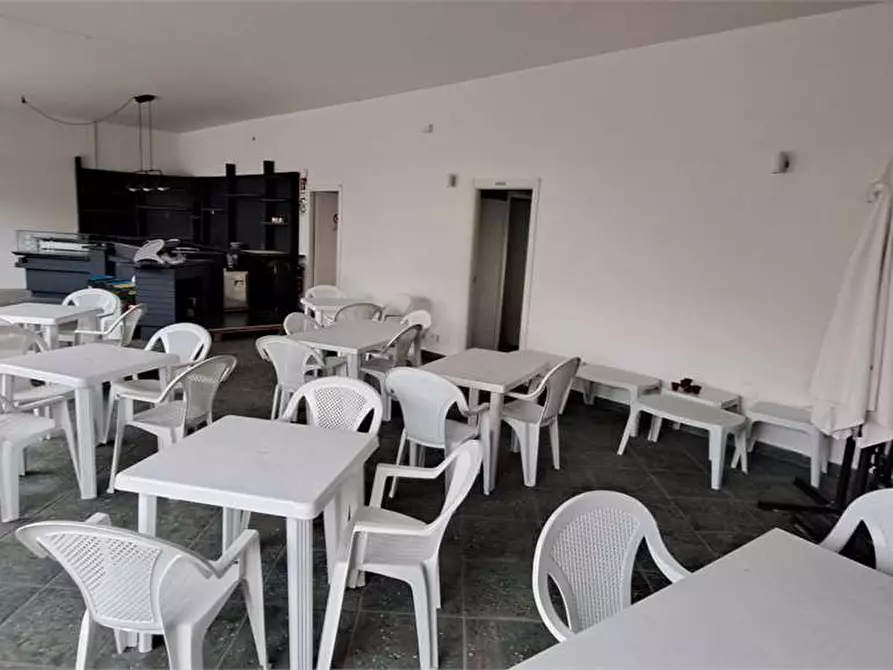 Immagine 13 di Negozio in vendita  in via Umberto I 133 a Piscina