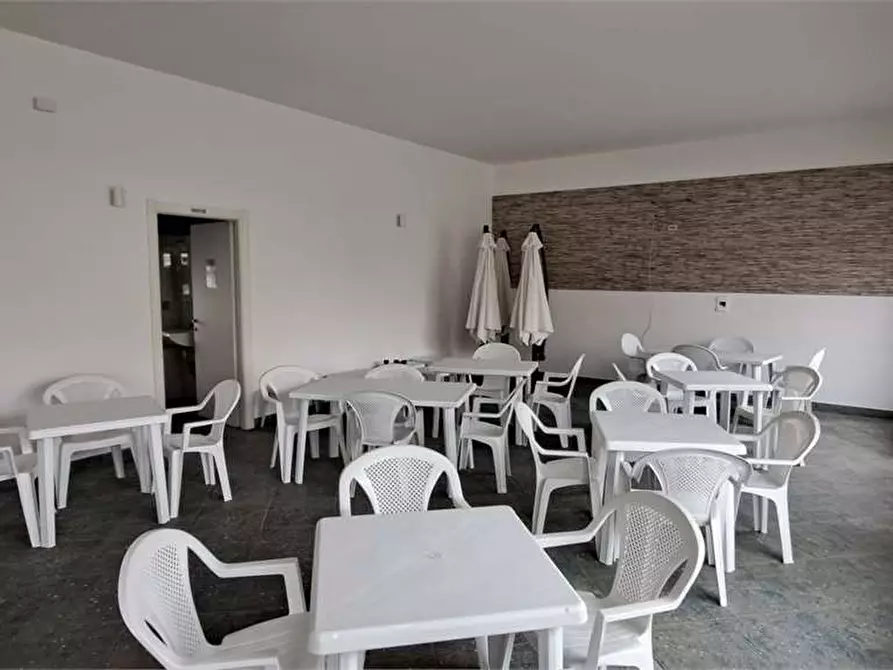 Immagine 5 di Negozio in vendita  in via Umberto I 133 a Piscina