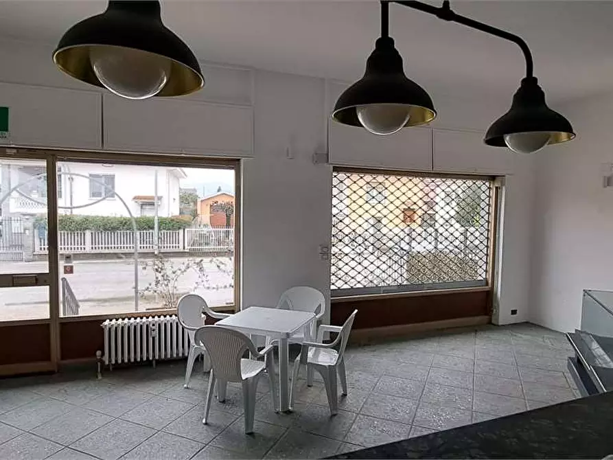 Immagine 1 di Negozio in affitto  in via Umberto I 133 a Piscina