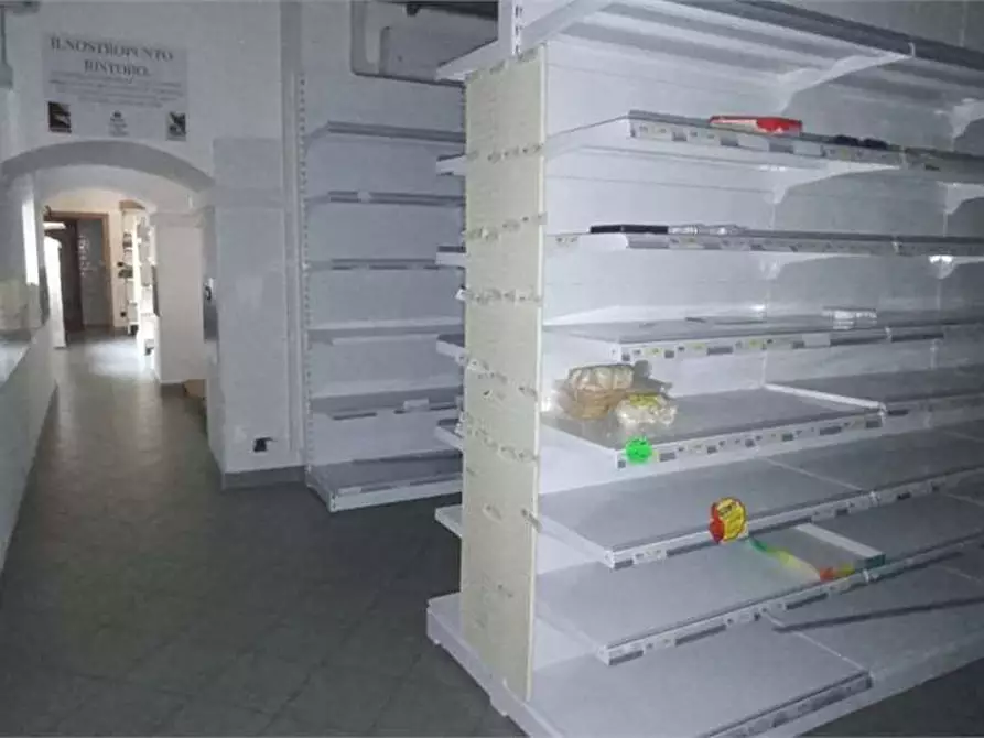 Immagine 21 di Negozio in affitto  in VIA SERGIO DE VITIS a Frossasco