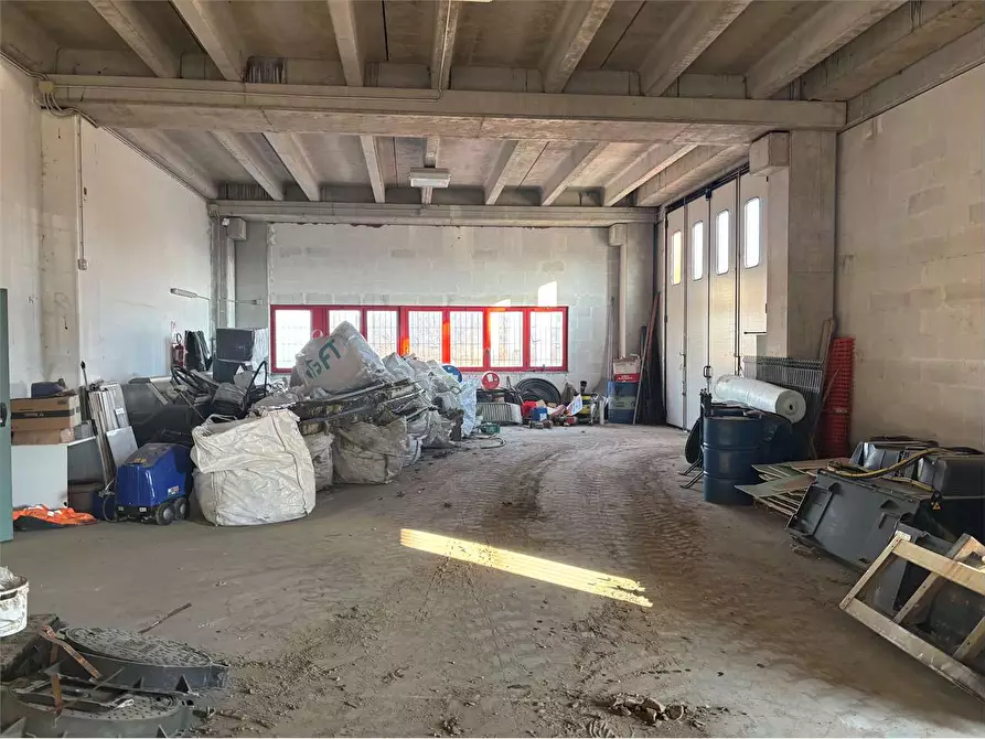 Immagine 28 di Capannone industriale in vendita  in via R. Incerti 35 a Pinerolo