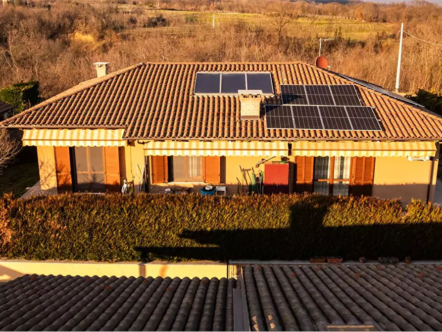 Immagine 2 di Villa in vendita  in via Don Asvisio 10 a Frossasco