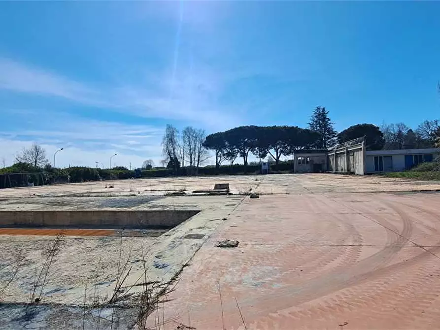 Immagine 30 di Ufficio in vendita  a Roletto