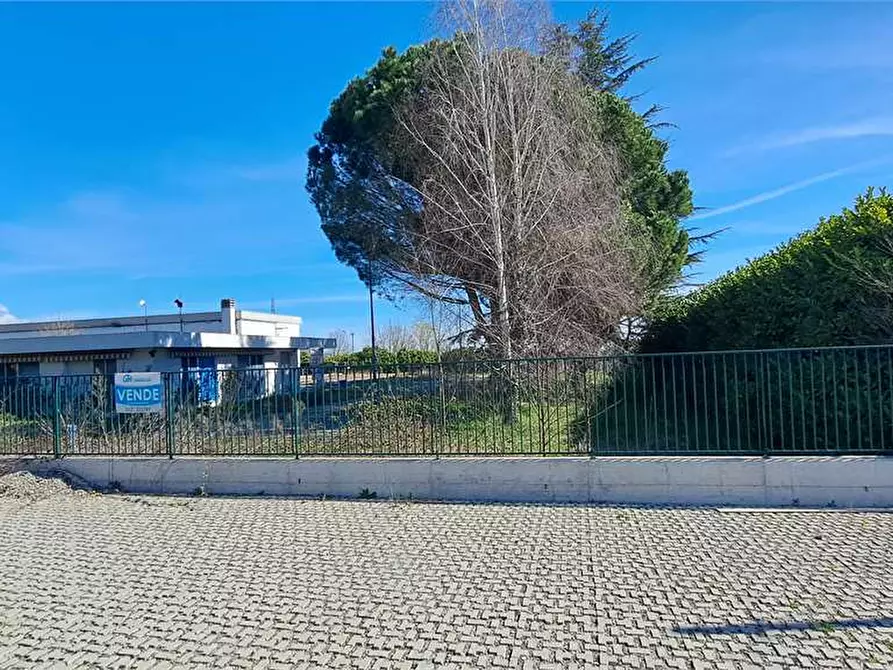 Immagine 32 di Ufficio in vendita  a Roletto