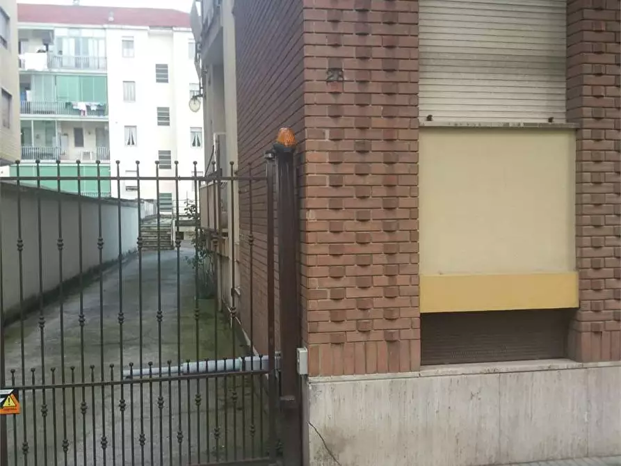 Immagine 4 di Garage in affitto  in Viale della Rimembranza 30 a Pinerolo
