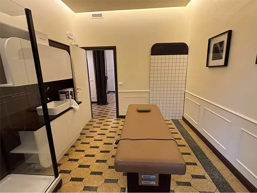 Immagine 7 di Negozio in affitto  in via Montebello 3 a Pinerolo