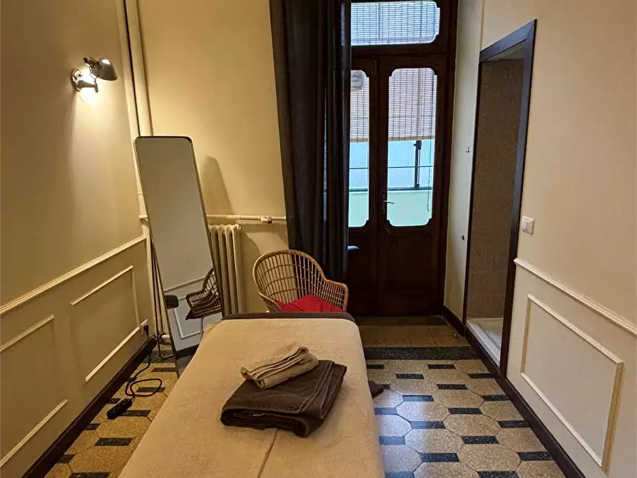 Immagine 11 di Negozio in affitto  in via Montebello 3 a Pinerolo