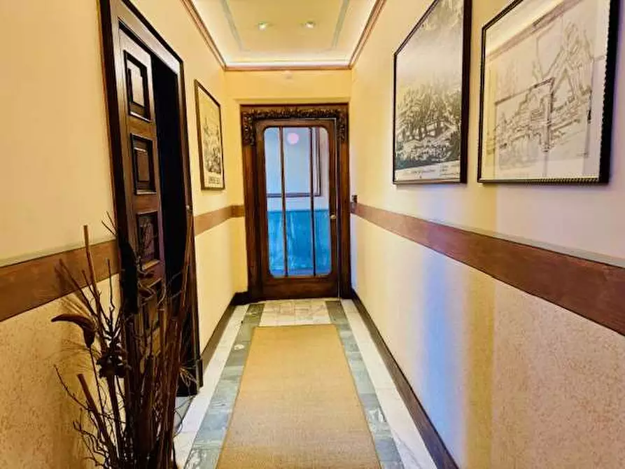 Immagine 15 di Negozio in affitto  in via Montebello 3 a Pinerolo