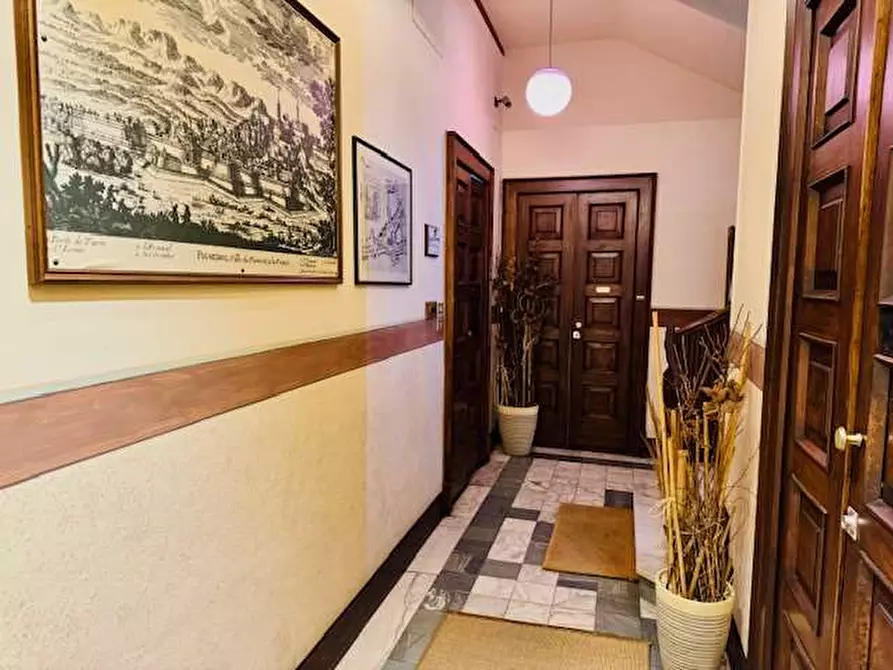 Immagine 16 di Negozio in affitto  in via Montebello 3 a Pinerolo