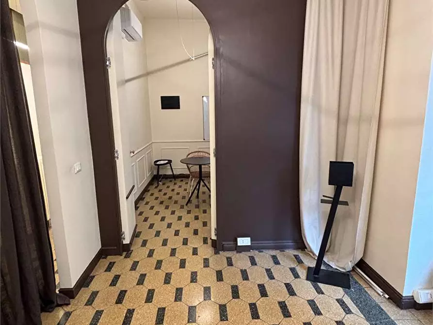 Immagine 3 di Negozio in affitto  in via Montebello 3 a Pinerolo