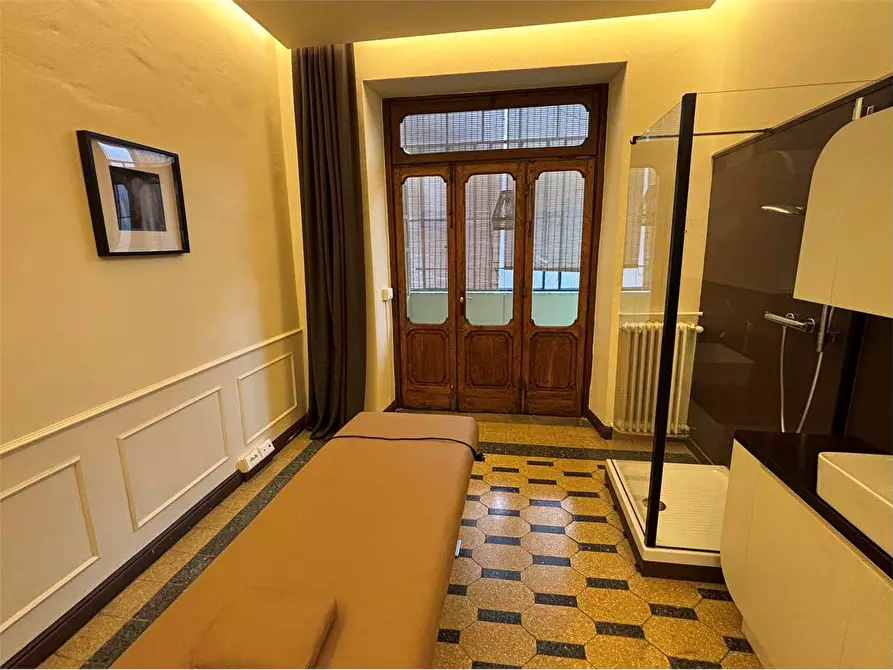 Immagine 8 di Negozio in affitto  in via Montebello 3 a Pinerolo