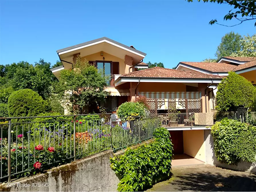 Immagine 36 di Villa in vendita  in via Sala 22 a Cantalupa