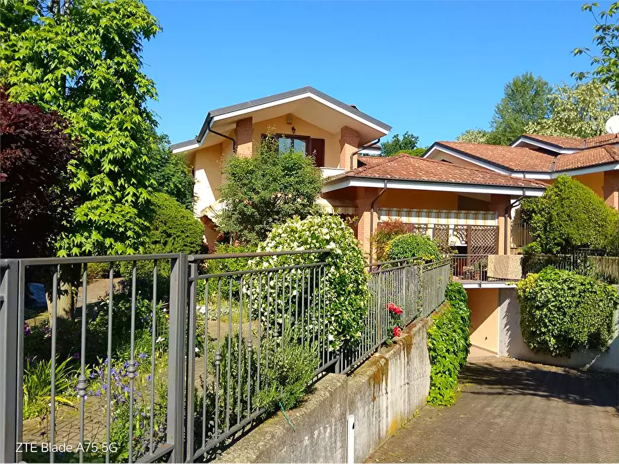 Immagine 37 di Villa in vendita  in via Sala 22 a Cantalupa