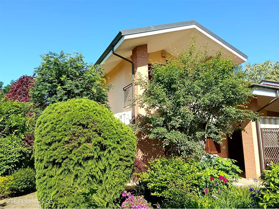 Immagine 3 di Villa in vendita  in via Sala 22 a Cantalupa