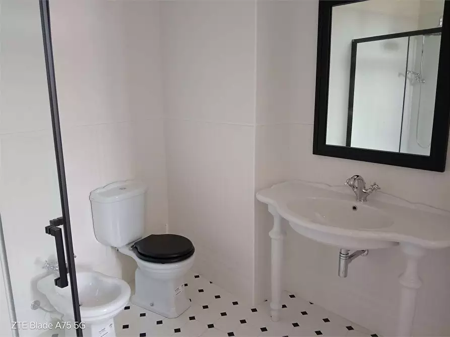 Immagine 29 di Villa in affitto  in viale Gabotto 21 a Pinerolo