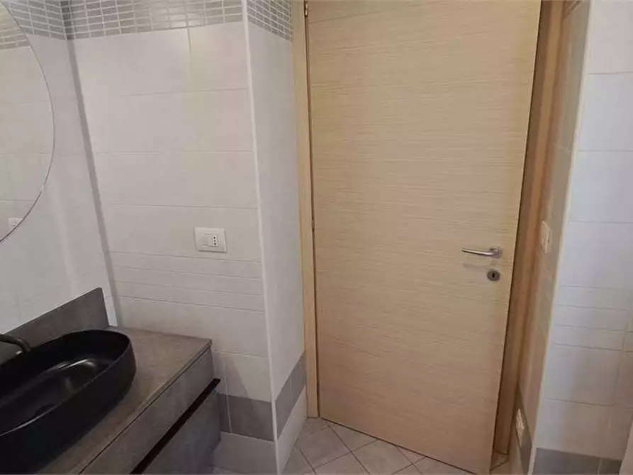 Immagine 17 di Appartamento in vendita  in via Re Umberto 18 a Cavour