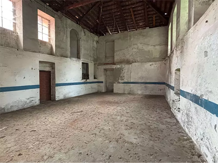 Immagine 4 di Laboratorio in vendita  in via Molino Colombini 19 a Pinerolo