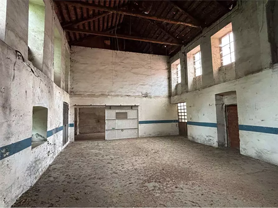 Immagine 5 di Laboratorio in vendita  in via Molino Colombini 19 a Pinerolo