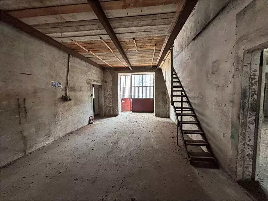 Immagine 6 di Laboratorio in vendita  in via Molino Colombini 19 a Pinerolo