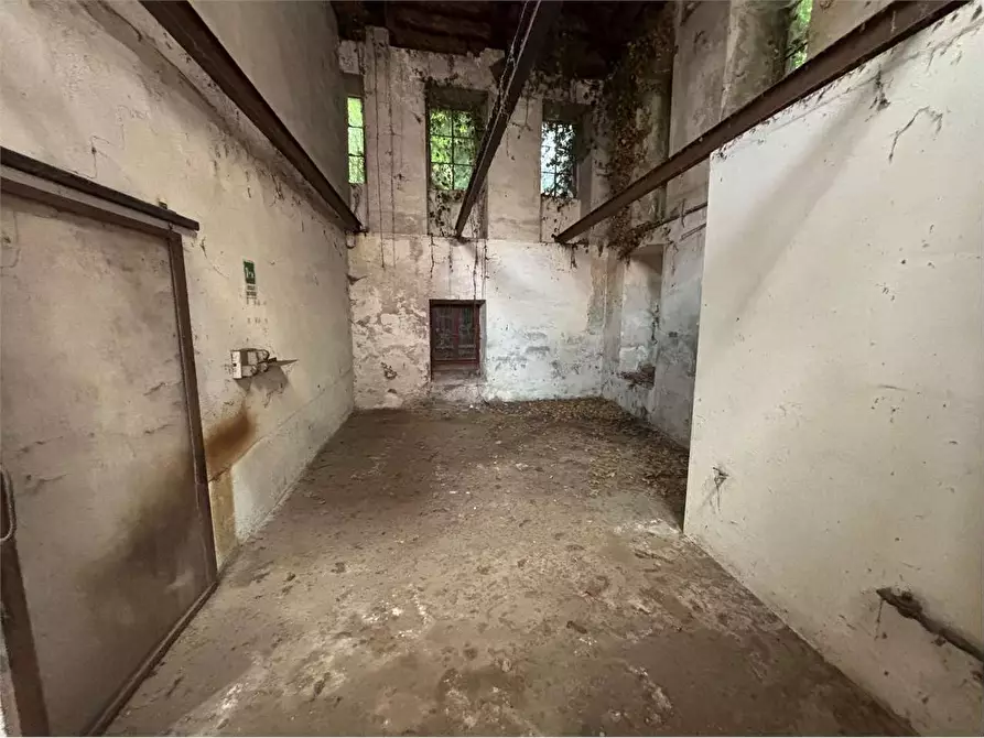 Immagine 7 di Laboratorio in vendita  in via Molino Colombini 19 a Pinerolo