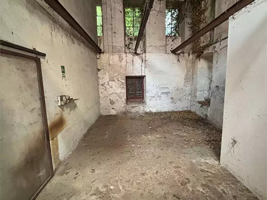 Immagine 13 di Laboratorio in vendita  in via Molino Colombini 19 a Pinerolo