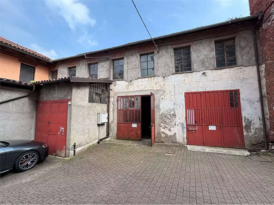 Immagine 2 di Laboratorio in vendita  in via Molino Colombini 19 a Pinerolo