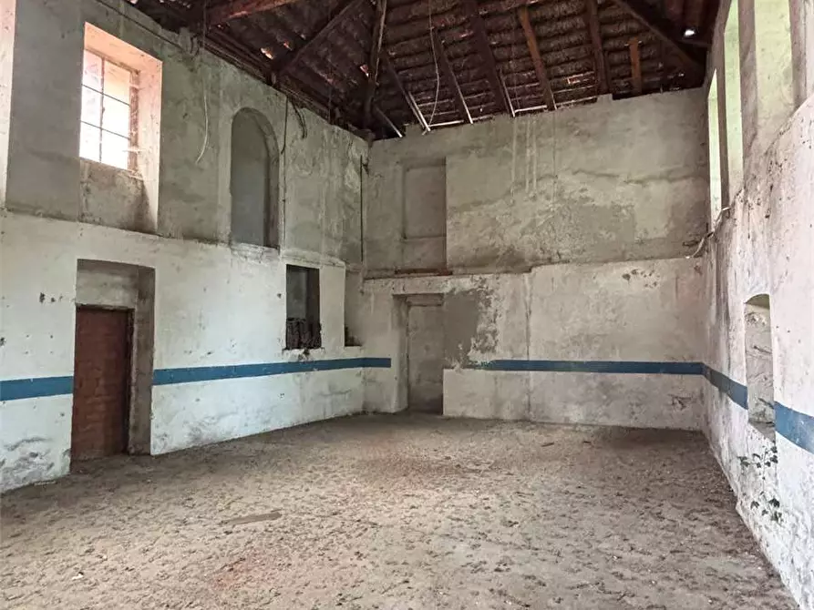 Immagine 3 di Laboratorio in vendita  in via Molino Colombini 19 a Pinerolo