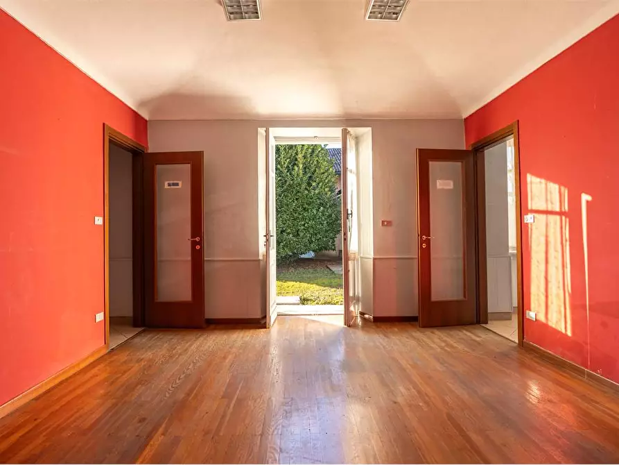 Immagine 10 di Villa in vendita  in corso Torino 165 a Pinerolo