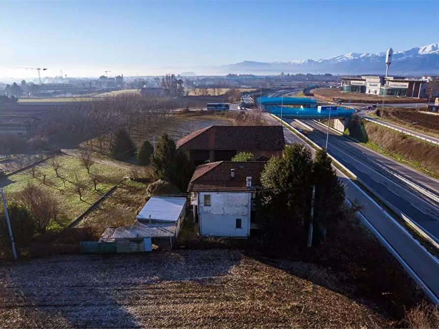 Immagine 25 di Villa in vendita  in corso Torino 165 a Pinerolo