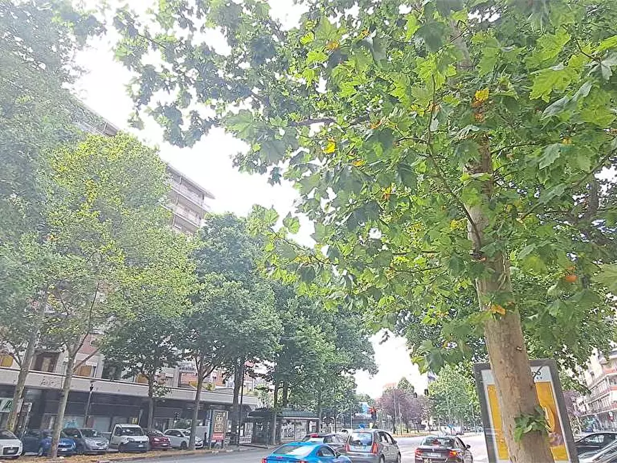 Immagine 2 di Negozio in affitto  in Corso Siracusa  109 a Torino