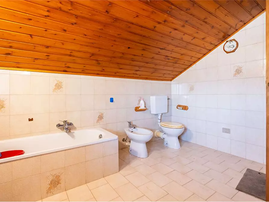 Immagine 22 di Villa in vendita  in via Germanasca 2 a Pinerolo